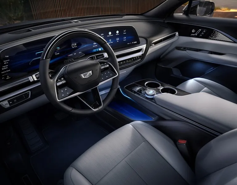 cadillac-lyriq-top-limo-1